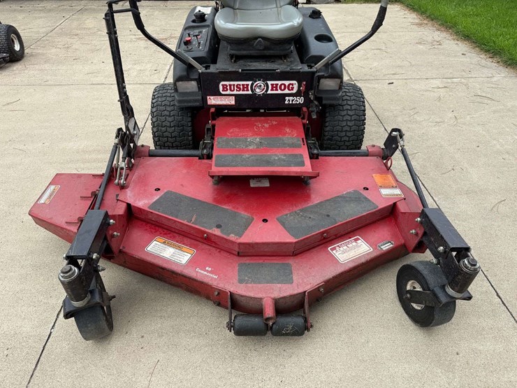 2003-bush-hog-zt250-image-11