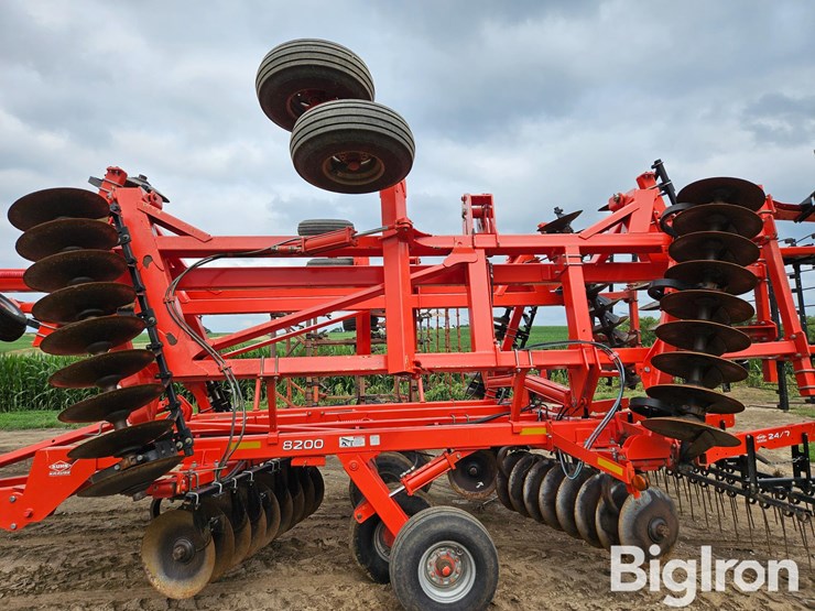 2012-kuhn-krause-8200-flex-wing-tandem-disk-harrow-image-16