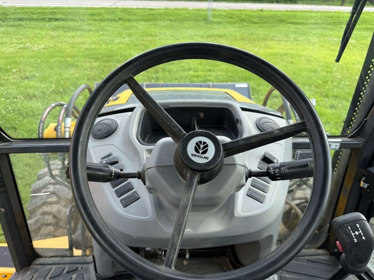 new-holland-b95d-backhoe,-fwa,-88”-front-bucket,-378-hours,-extended-hoe,-17”-back-bucket,-out-rigge-image-31