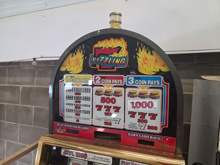 sizzling-7-slot-machine,-has-keys,-have-not-had-working-for-a-number-of-years-image-4