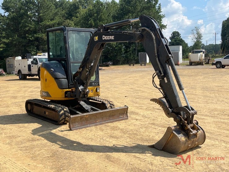 2022-deere-35g-image-3