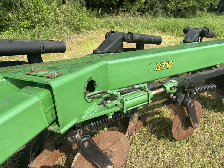 john-deere-3710-image-12