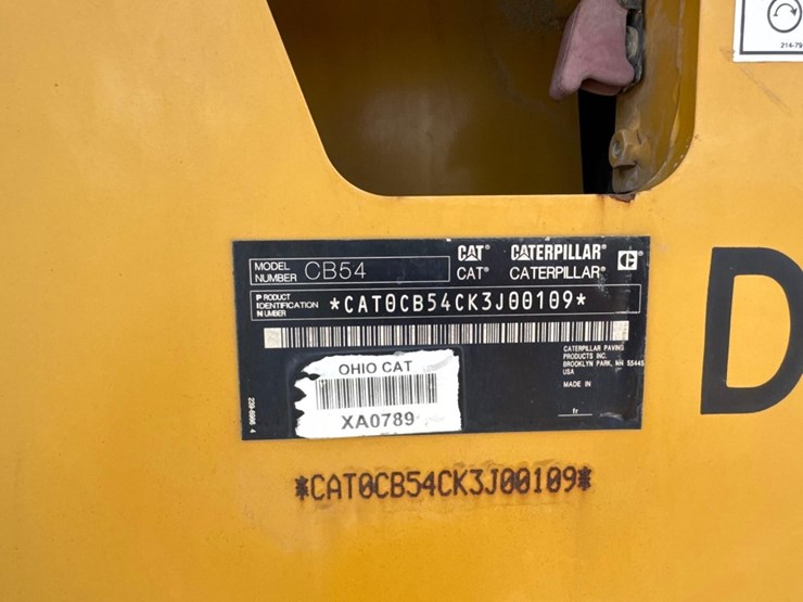 2014-caterpillar-cb54-image-19