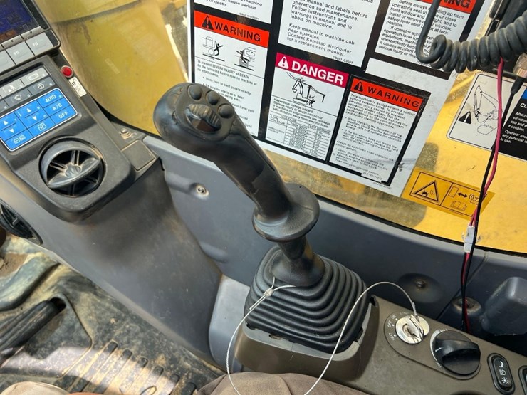 2013-komatsu-pc490-lc-10-image-38