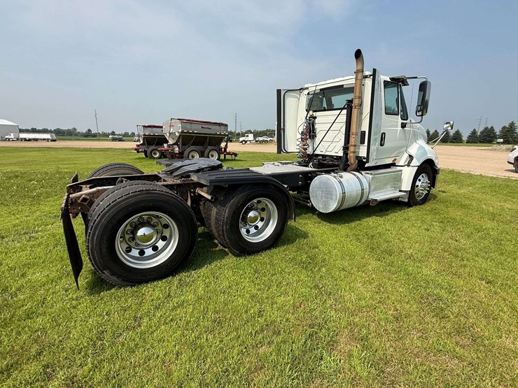 2016-international-prostar-image-12