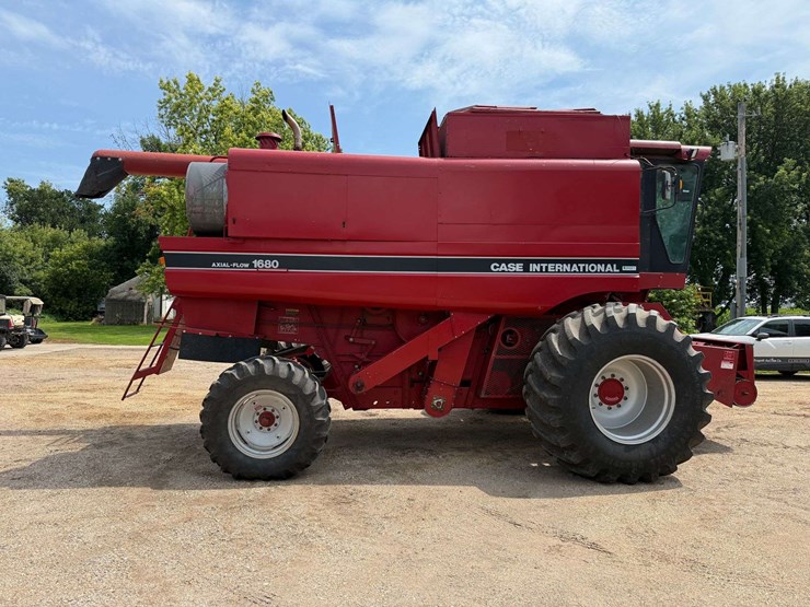 1990-case-ih-1680-image-6