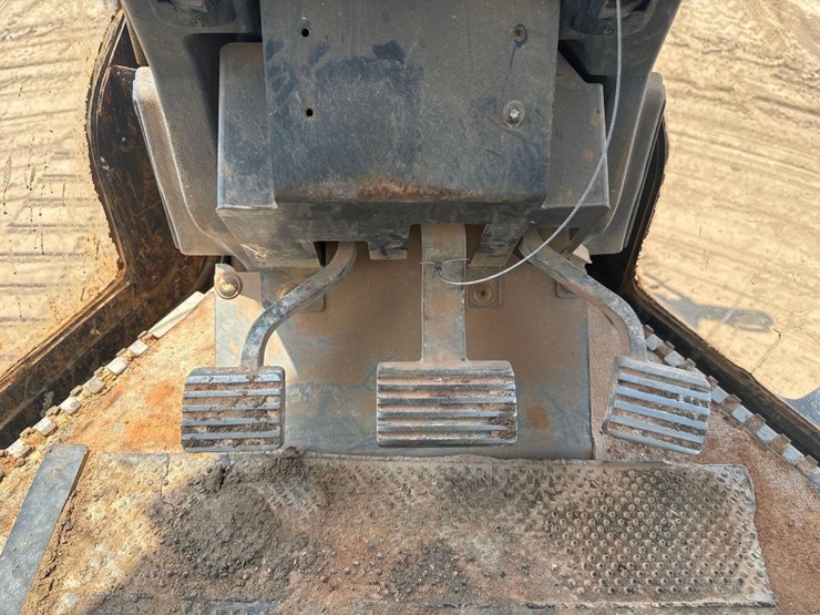 caterpillar-140m-vhp-image-29
