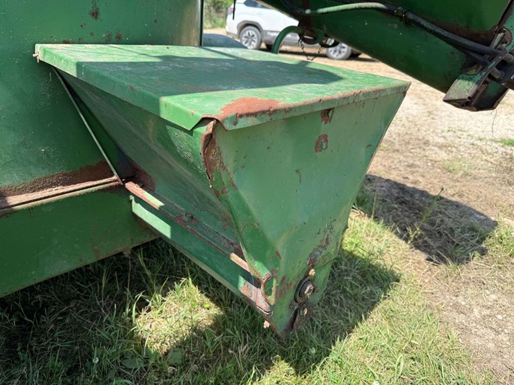 john-deere-700-image-13