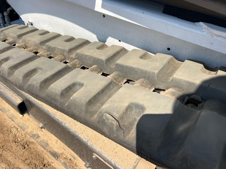 2018-bobcat-t450-image-24