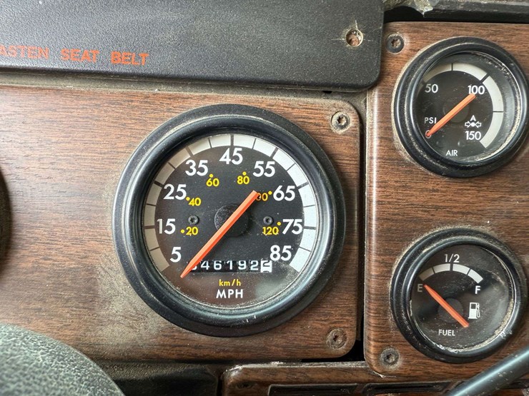 1993-freightliner-fld120-image-43