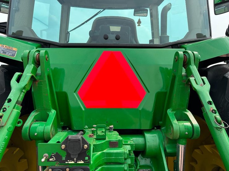 john-deere-8210-image-47