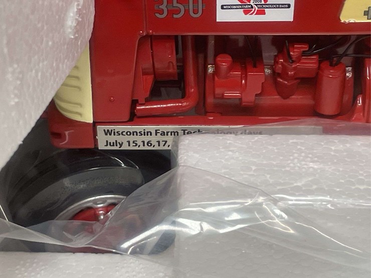 1/16-farmall-350-2008-wisconsin-nib-sc-image-3