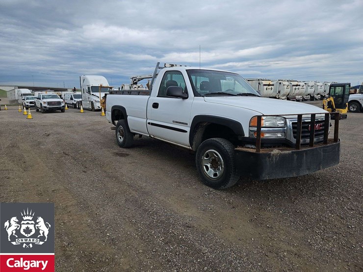 2003-gmc-sierra-2500hd-image-2