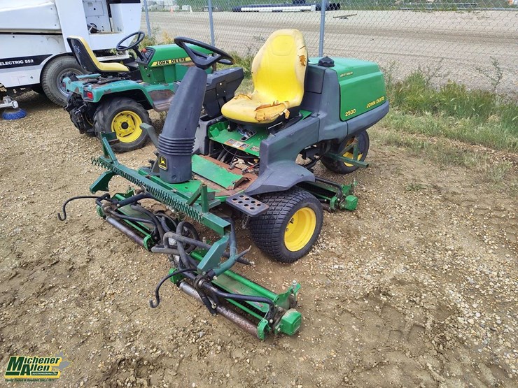 john-deere-2500-image-1