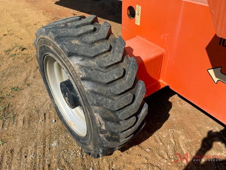 2015-jlg-600s-image-9