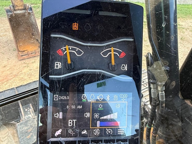 2019-caterpillar-310-image-6