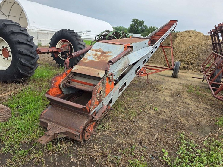 no.-205-conveyor,-540-pto,-approx-40’,-8-14-tires-on-4-bolt-rims-image-1