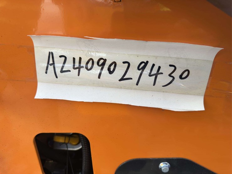 2024-landhero-ldh-t380-mini-skid-steer-loader-image-7