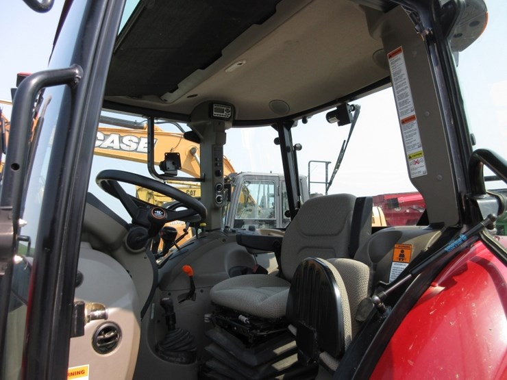case-ih-farmall-105c-image-12