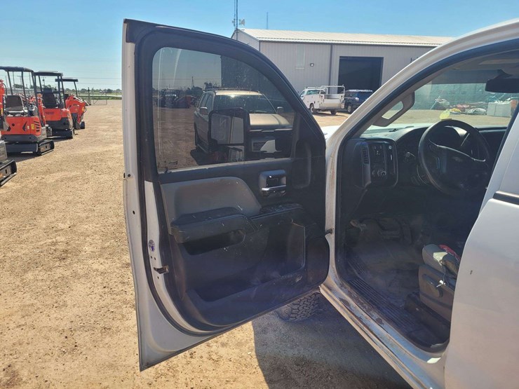 2018-chevrolet-silverado-3500-image-8