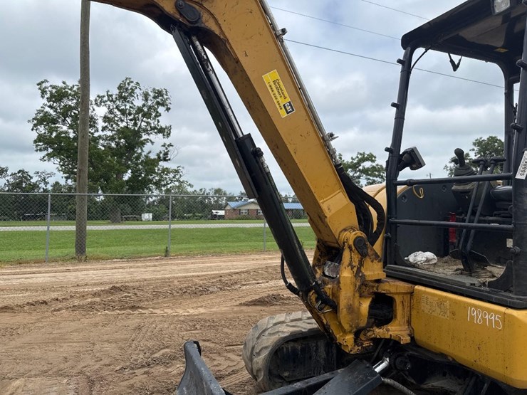 2015-caterpillar-305e2-cr-image-20