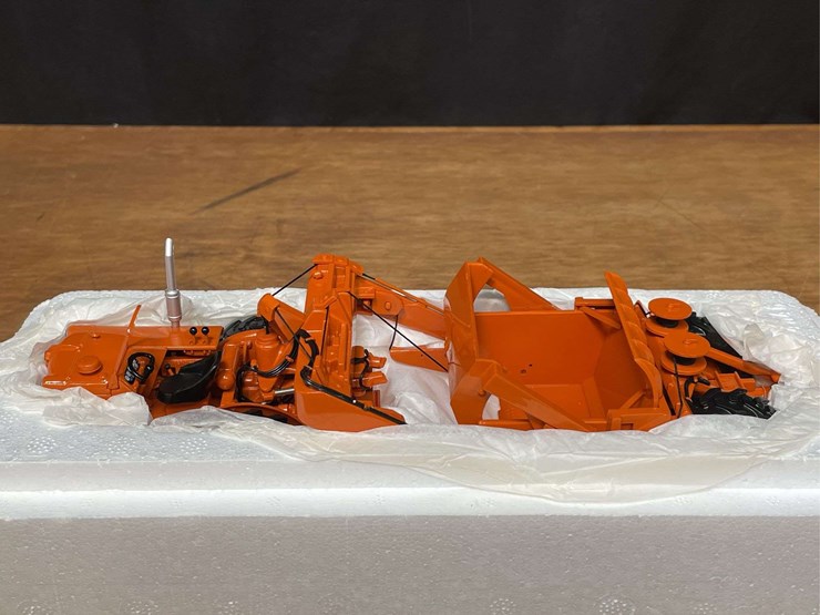 1/50-ac-ts-300-scraper-2007-nttc-nib-1st-gear-image-2