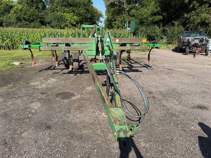 john-deere-680-image-34