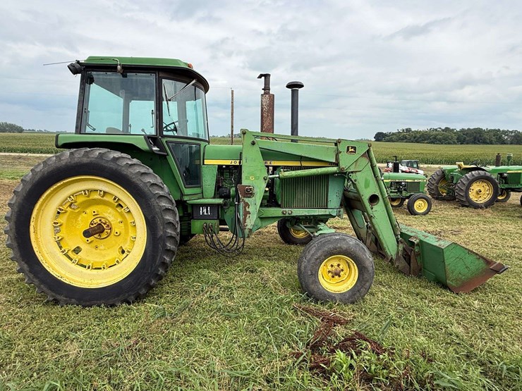 1977-john-deere-4430-image-3