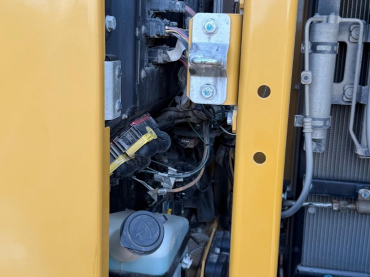2021-caterpillar-313gc-image-20