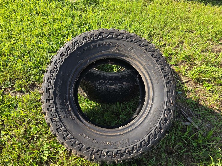 (2)-lt265/70r17-cooper-discover-tires,-buying-both-for-one-money-image-7