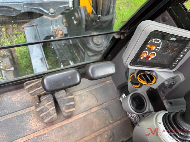 2022-jcb-55z-1-image-17