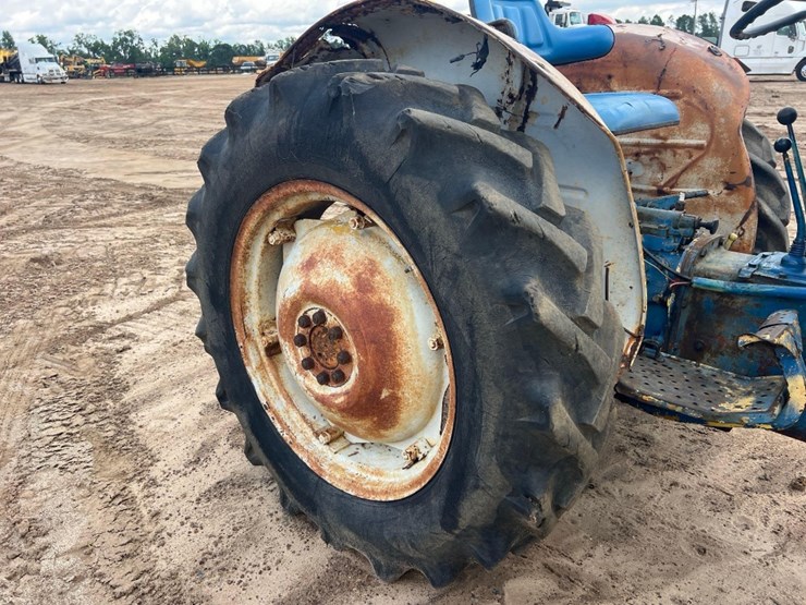 ford-3000-image-16