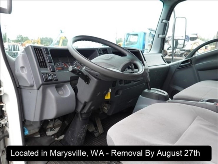 2016-isuzu-npr-image-9