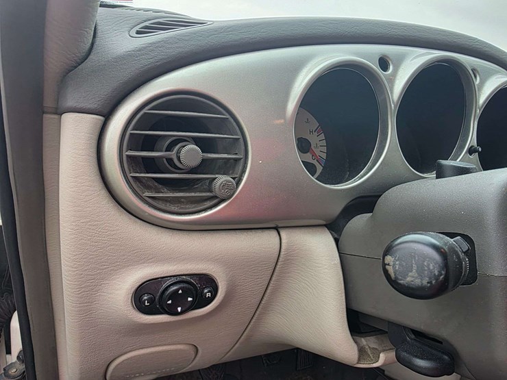 2001-chrysler-pt-cruiser-limited-edition,-129,033-miles,-5-speed-manual-transmission,-sun-roof,-cd/c-image-33