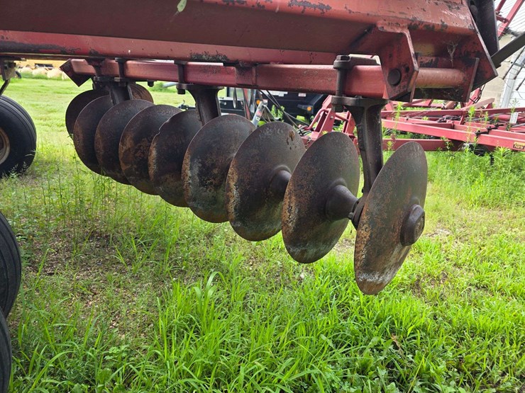 ih-490-disk,-20’,-hydraulic-fold-wings,-9.5-14-tires,-disk-scrapers,-sn:-033395-image-12