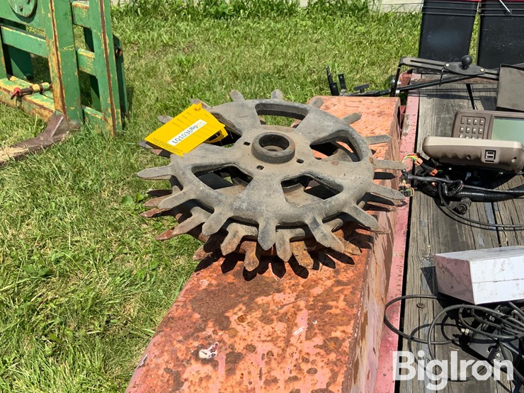planter-spike-closing-wheels-image-8