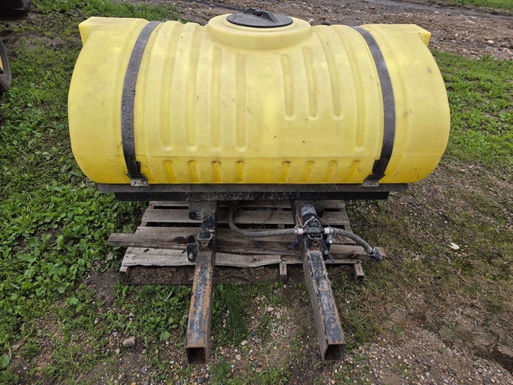 300-gallon-poly-tank-with-front-mount-saddle-with-brackets,-came-off-ih-7130-tractor-image-7