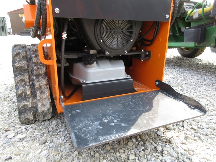 land-hero-mini-skid-steer-image-5