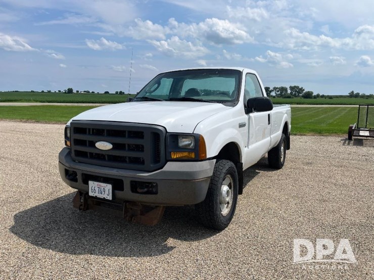 2005-ford-f250-xl-image-2