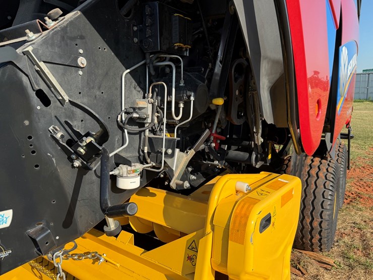 2020-new-holland-big-baler-340-image-24