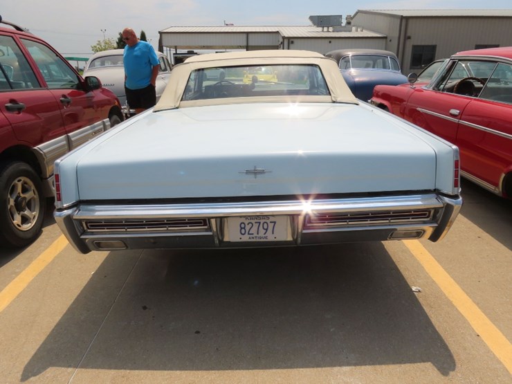 1967-lincoln-continental-convertible-image-5