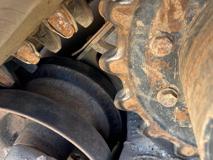 2019-deere-331g-image-14