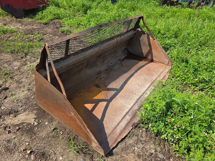 7’-skid-loader-bucket,-weld-on-edge-image-3