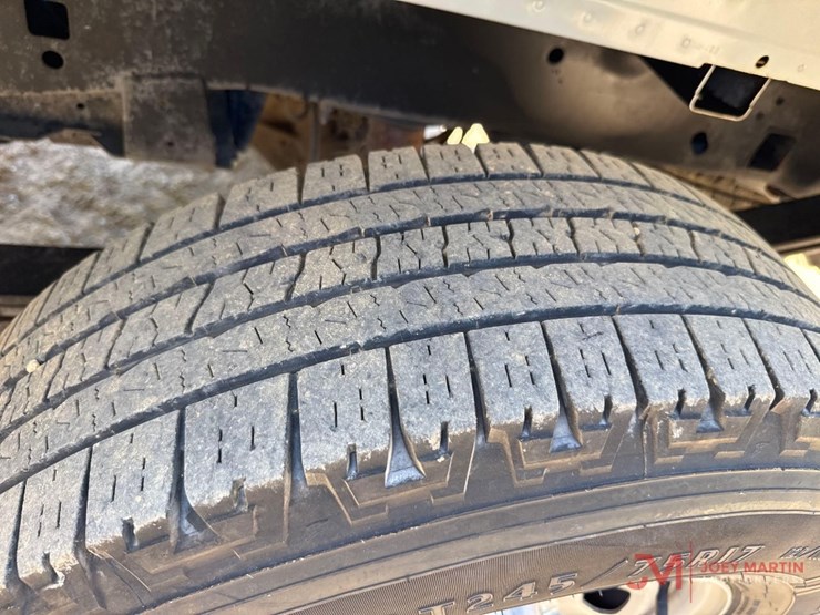 2021-ford-f250-xl-image-11