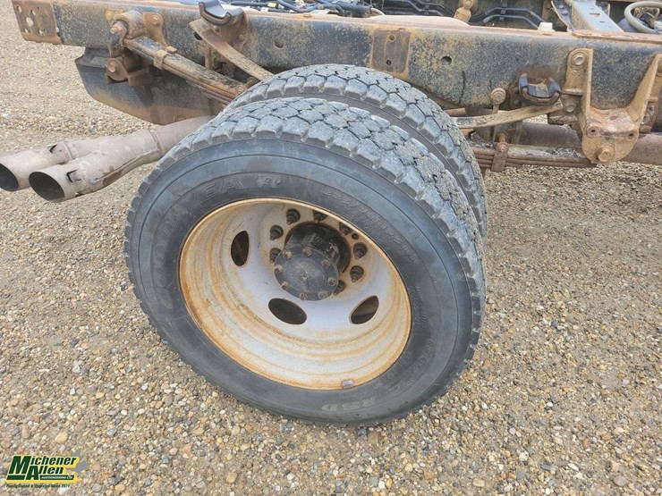 2018-ford-550-image-25