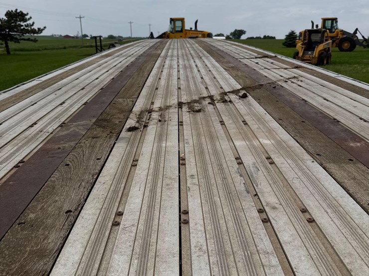 2010-wilson-97-1/2"-x-48ft-semi-flatbed-trailer-image-22