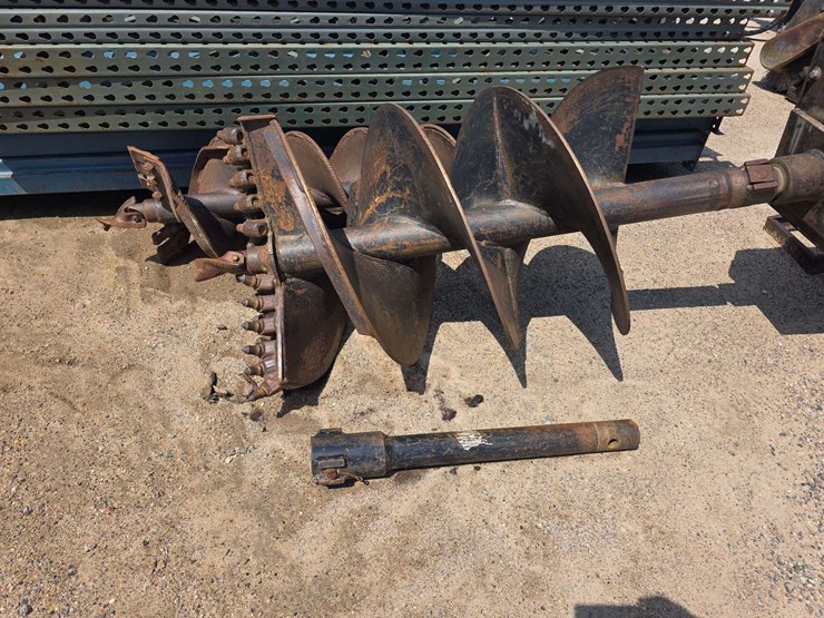 lowe-skid-loader-post-hole-auger,-24”-and-16”-bits-with-a-24”-extension,-flat-faced-couplers,-model:-image-3