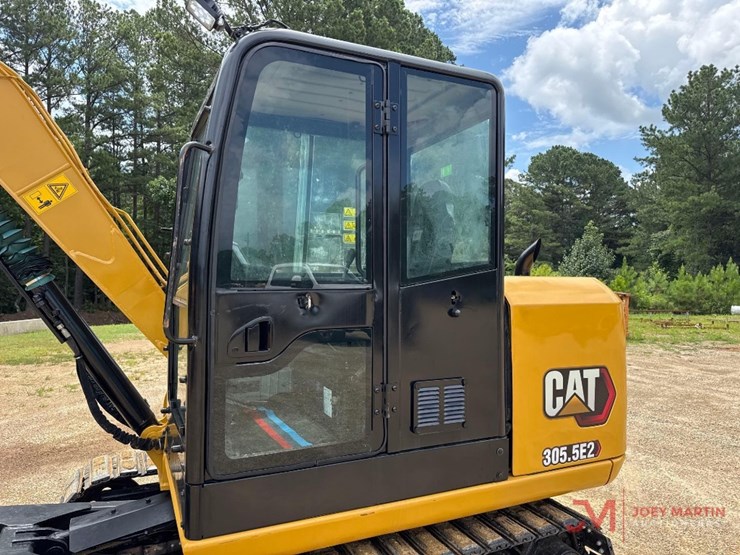 2021-caterpillar-305-image-10