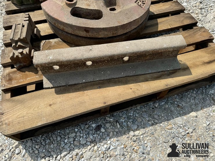 cast-iron-rear-wheel-weights-&-farm-support-image-13
