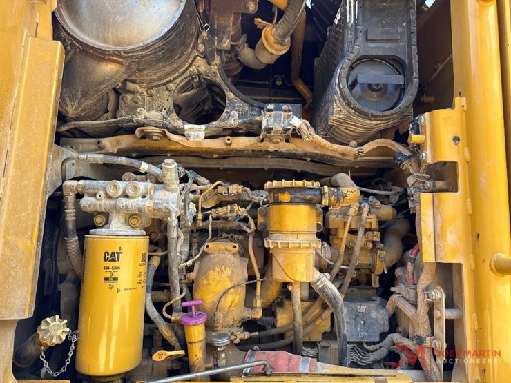 2011-caterpillar-140m2-image-8